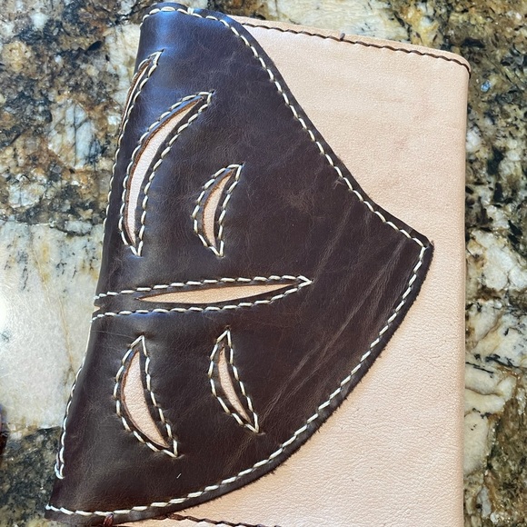 Hand Stitched Leaf Design Leather Journal - Picture 3 of 8
